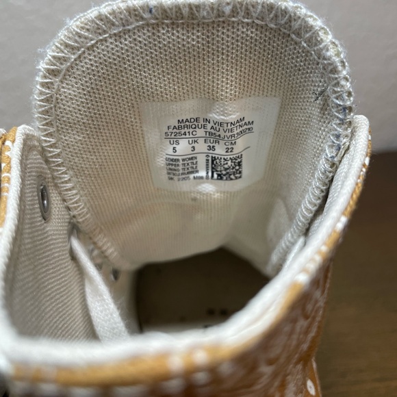 Converse Chuck Taylor All Star Platform Fall Florals 572541C - Picture 7 of 11